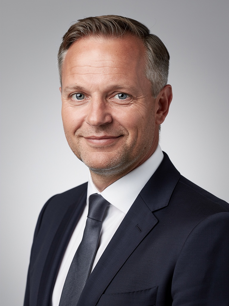 Ole Ueland, Daglig leder i Isolde AS